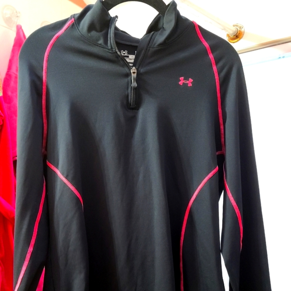 Ladies Underarmour Semi-fitted Cold Gear Top XL